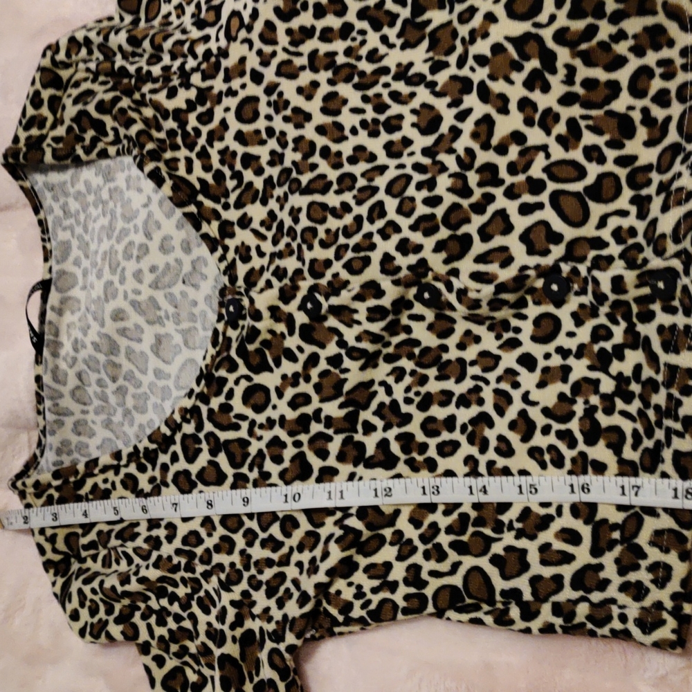 Leopard button down crop top - Picture 2 of 2